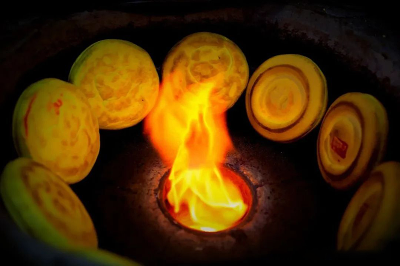 即將出爐的榆林美食干爐。榆林市文旅局供圖