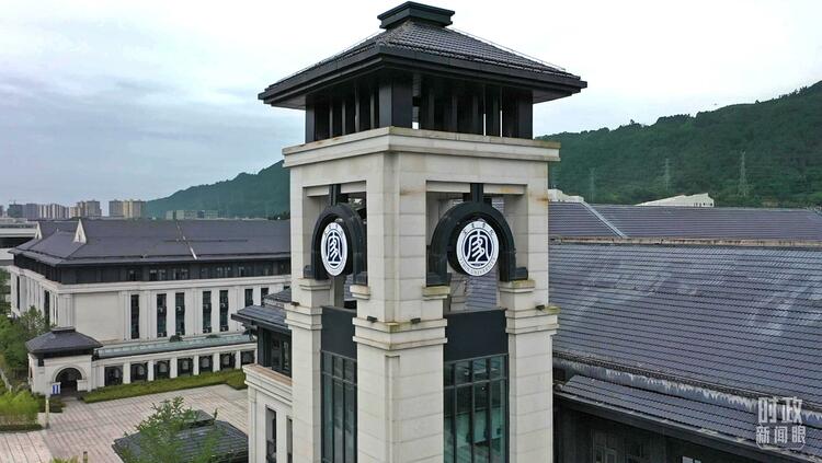時(shí)政新聞眼丨踏訪萬里長江第一城，習(xí)近平調(diào)研這些重要命題