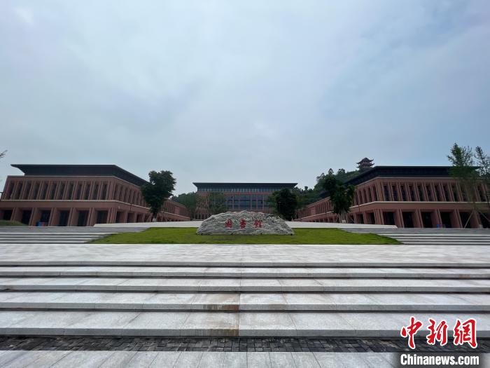 圖為重慶中醫(yī)藥學(xué)院?！＄婌?攝