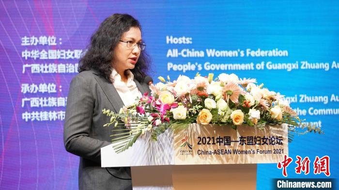 9月12日，印度尼西亞駐華大使館公使銜參贊蘆媚妮做主旨演講。　蔣豐慧 攝