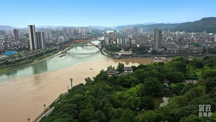 時(shí)政新聞眼丨踏訪萬里長江第一城，習(xí)近平調(diào)研這些重要命題